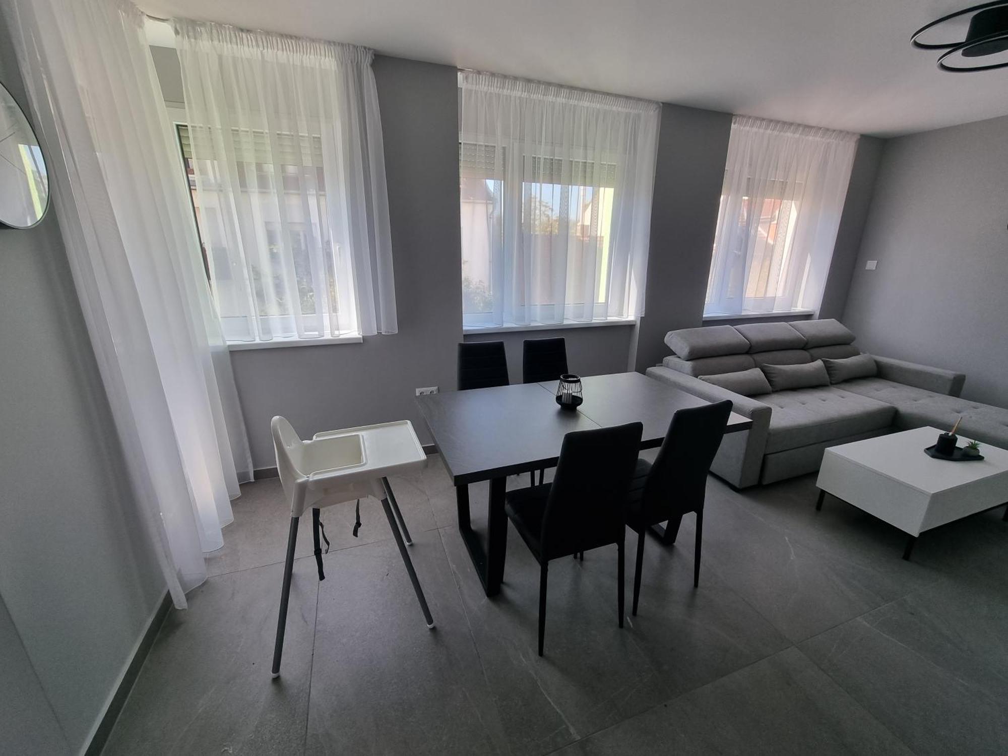 Sunset Apartmanok By Mital Szeged Bagian luar foto